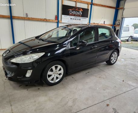 Peugeot 308 1.6l HDI 90CH idéal jeune permis