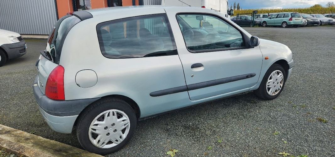 Renault clio2 essence 1.6l 16v 90ch